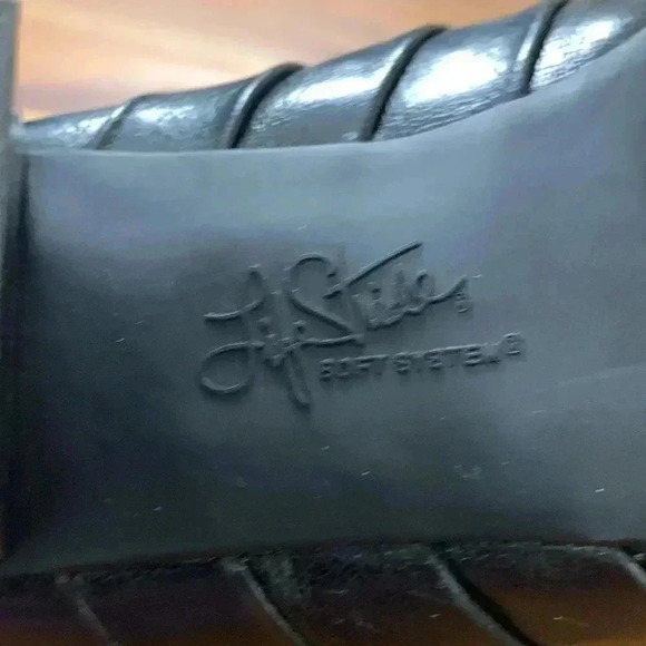 Life Stride black leather heels,side elastic for comfort, 2 1/2 “ heel, Size 9.5 - Picture 8 of 13